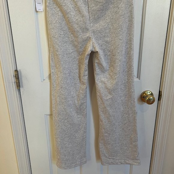 Old Navy Kids Set in Gray and Dark Green - Picture 4 of 5